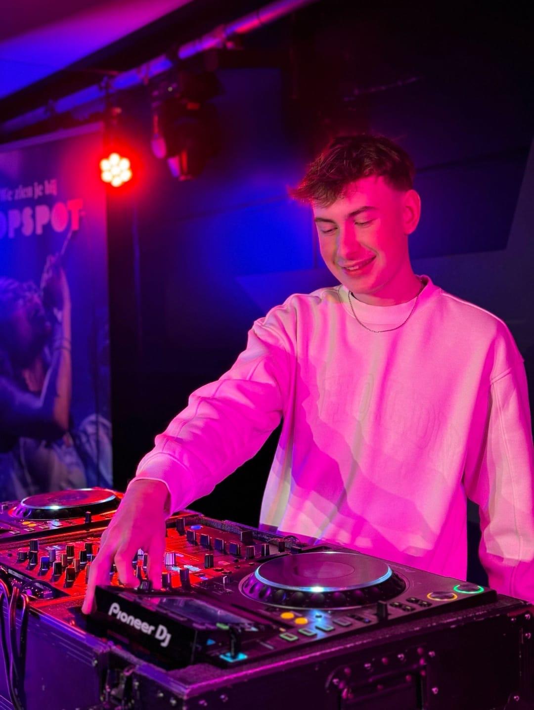 DJ Robin